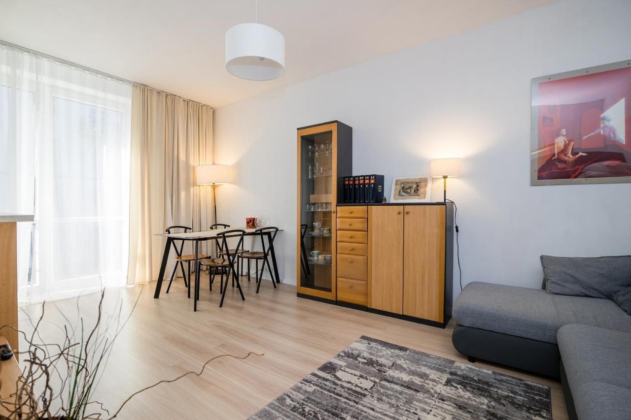 Shortstaypoland Plac Dabrowskiego B140 Varşovia Exterior foto